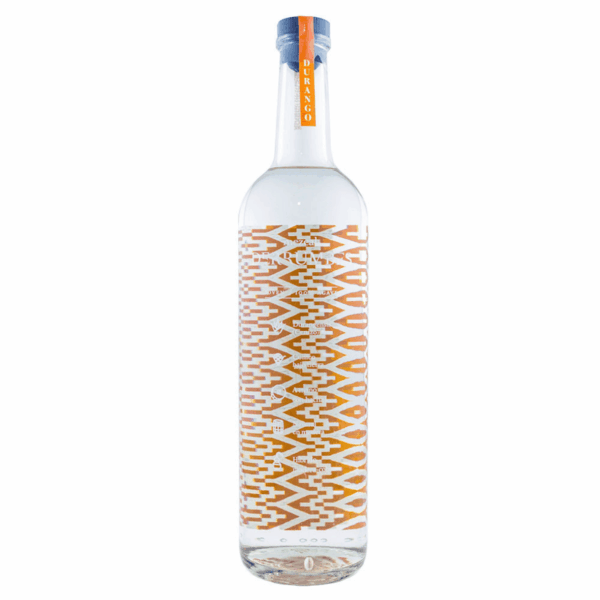Botella de mezcal artesanal Derrumbes Durango 750 ml, diseño con patrón tradicional dorado sobre vidrio transparente