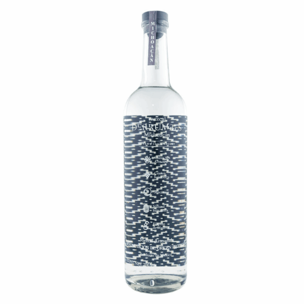 Botella de mezcal ancestral Derrumbes Michoacán 750 ml, con diseño tradicional y agave Cupreata destilado en alambique de madera.