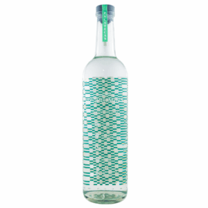 Botella de mezcal Derrumbes Zacatecas 750 ml, hecha con agave Tequilana, diseño verde claro y perfil limpio y floral.